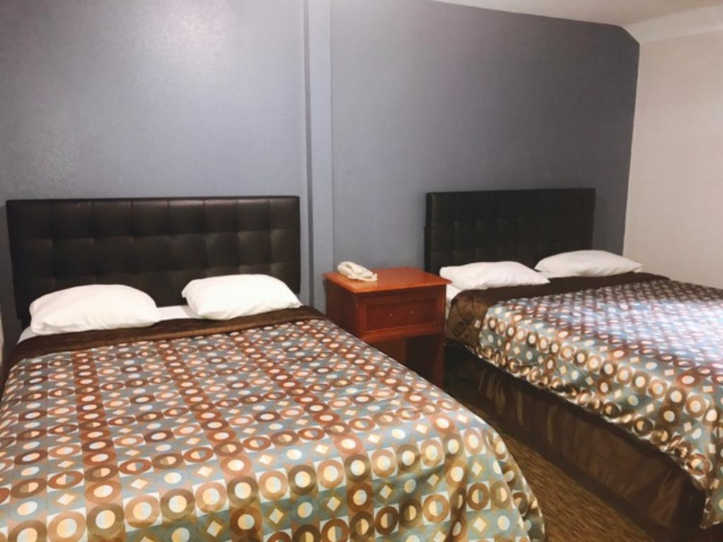 Kings Row Inn Milwaukie Buitenkant foto